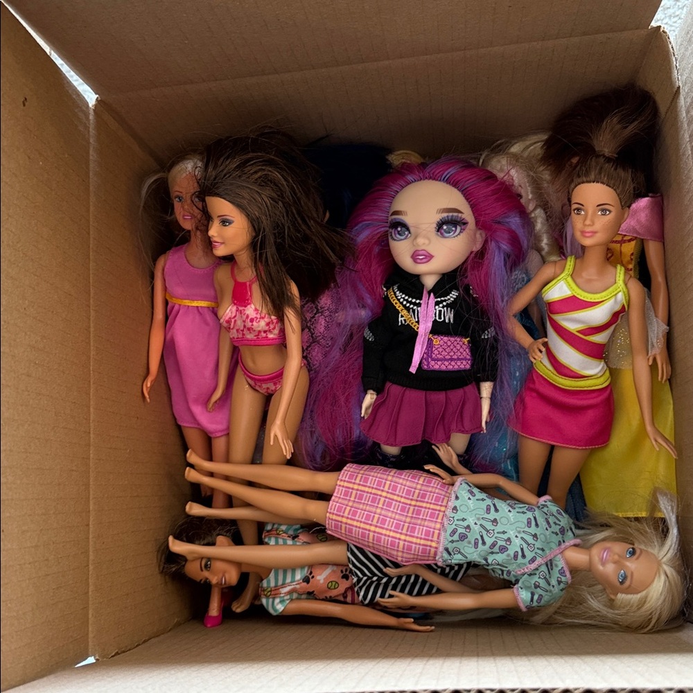 Barbies Bracelets & Dolls - Picture 4 of 8